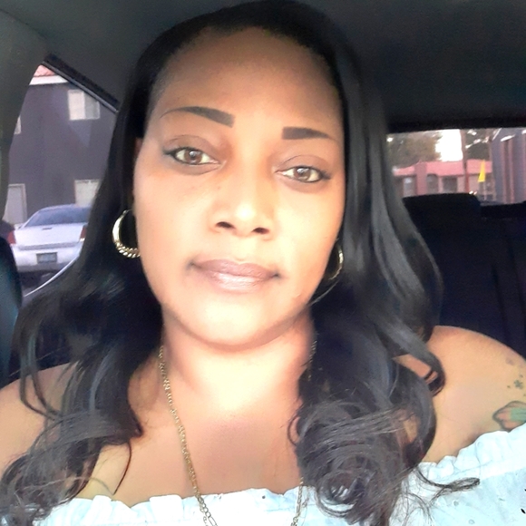 Meet your Posher, Davina - Picture 1 of 1